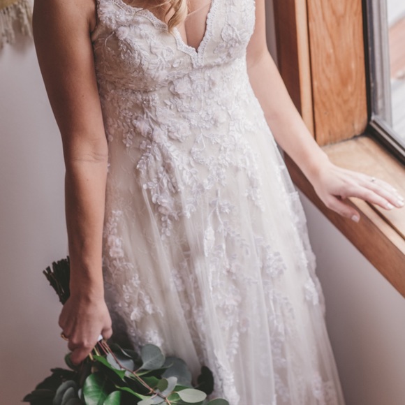 A-Line Wedding Dress with Straps - Picture 4 of 8